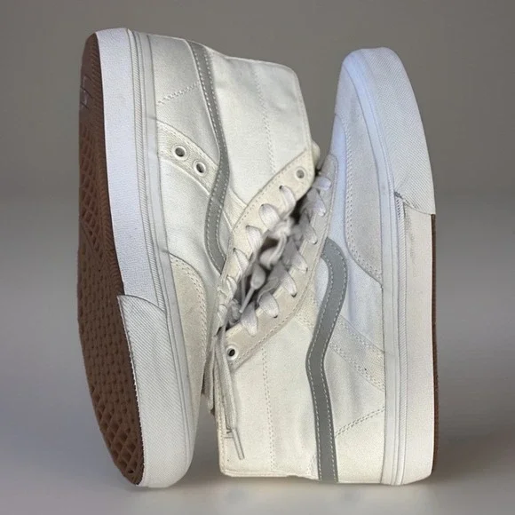 NWOB Vans Gilbert Crockett High Pro II White/Reflective Shoes Size 7 Women's 8.5